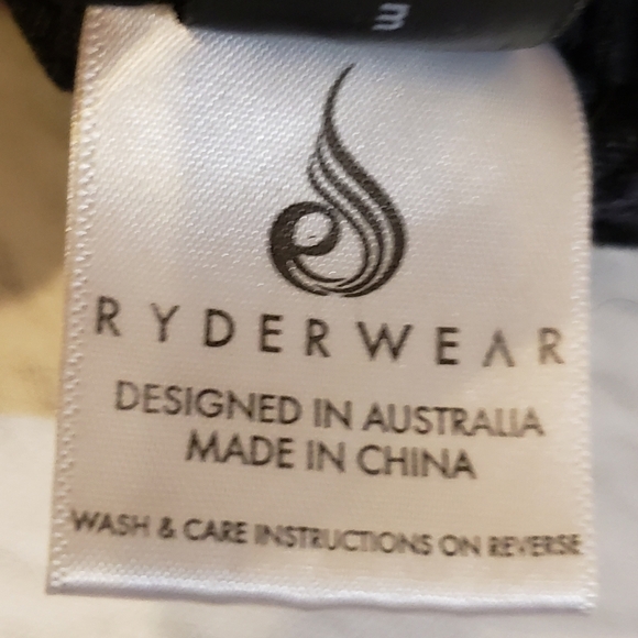 Ryderwear Arch Key Hole Cutout Spellout Band Sports Bra Charcoal Black s… - Picture 6 of 8